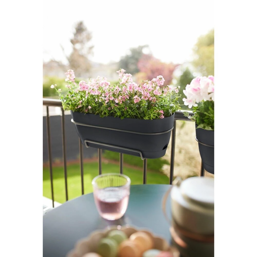 Elho Vibia Campana Balkonbak 70 Cm Zwart 7 Elho Vibia Campana Balkonbak 70 Cm Zwart - Afbeelding 5